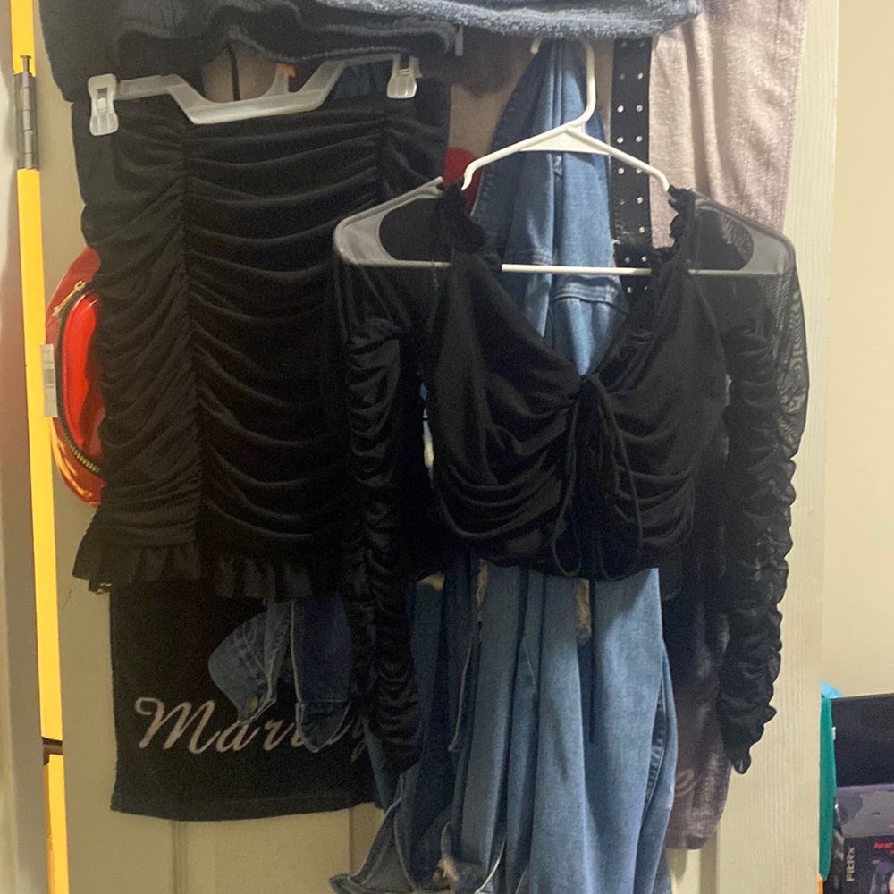 It’s a two piece skirt say Black from fashion nova